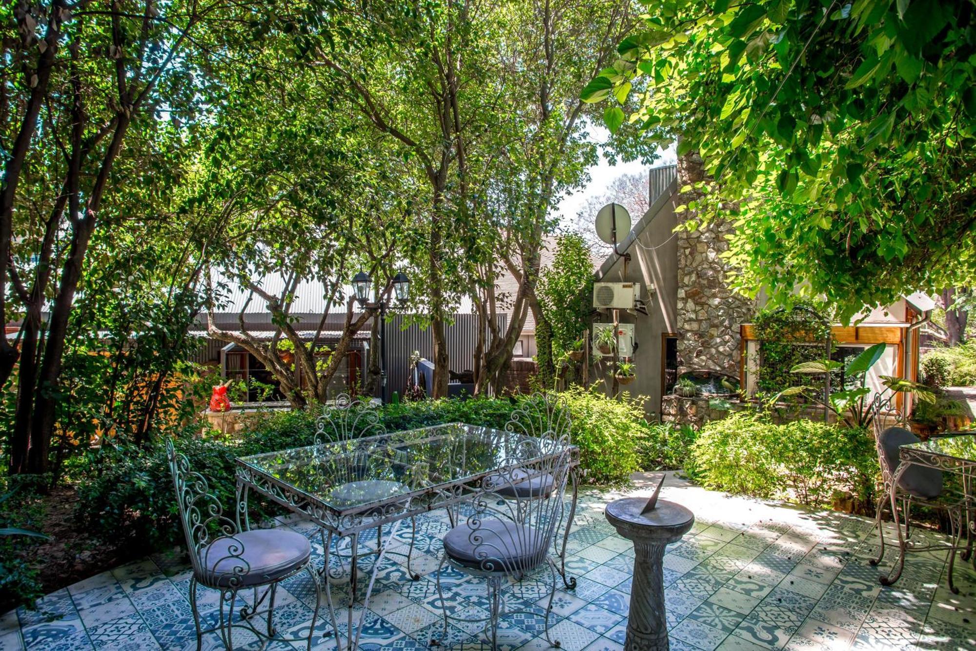 Festina Lente Guesthouse Johannesburgo Exterior foto